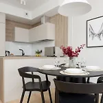 Luxurious In With Sauna And Gym By Renters Prestige Apartman