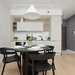 Luxurious In With Sauna And Gym By Renters Prestige * Varsó