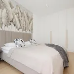 Apartman Luxurious In With Sauna And Gym By Renters Prestige Varsó